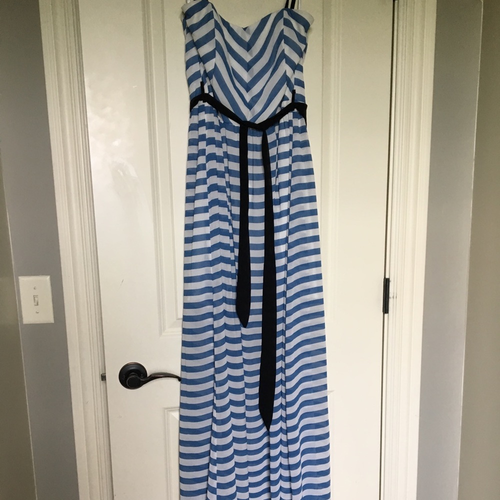 UA LosAngeles Dress Large